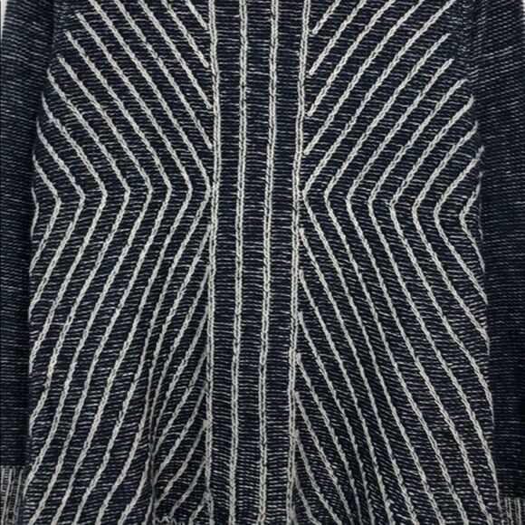 Hannah Pattern Scoop-Neck Sweater Like new size Large - Picture 3 of 6